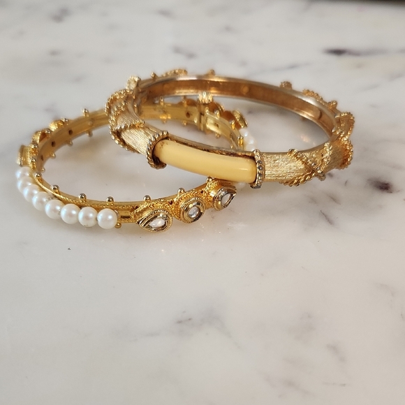 Premier Designs Goldtone and Cream Hinged Bracelets Faux Pearls - Picture 1 of 6